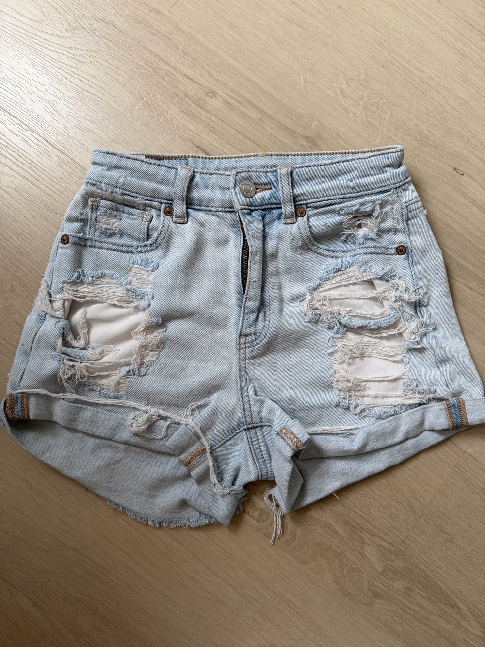 American Eagle Women’s Denim Shorts Size 00 Light Wash Distressed Ripped Cutoff